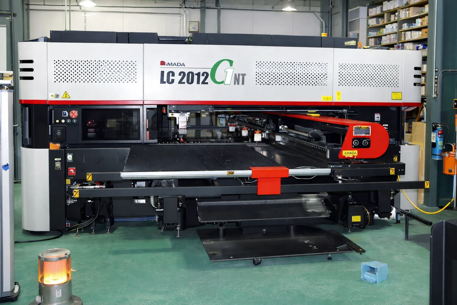 レーザー加工の作業写真