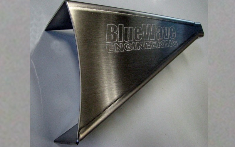 板金加工の作業風景