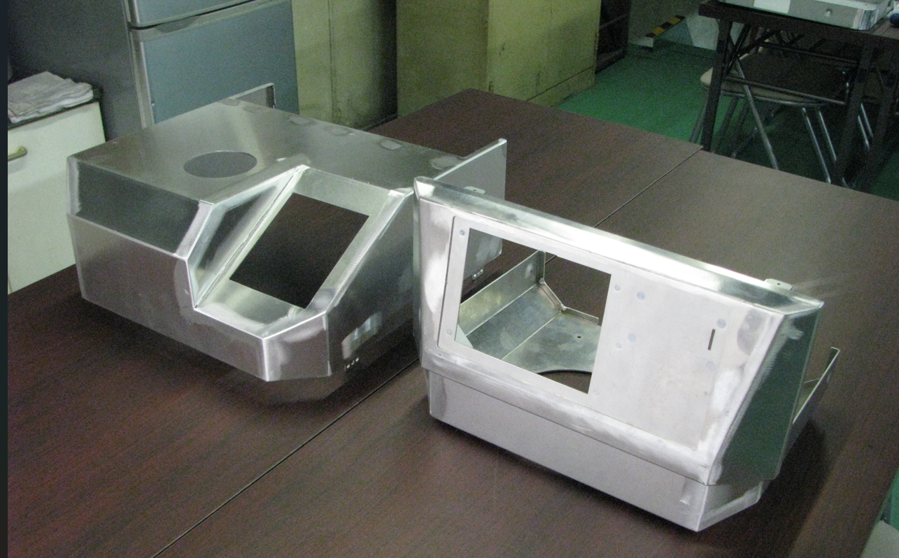 アルミ薄板製装置カバー｜t1.0 TIG溶接・歪みを抑えた板金加工