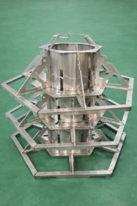 SUS316丸角複合多段フレーム｜八角形×円筒の特殊構造を多工程溶接で一貫製作