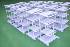 医療機器台車｜鉄パイプ＋板金加工・メラミン焼付塗装の製作事例